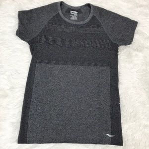 Saucony athletic stretchy Gray T-shirt cycling